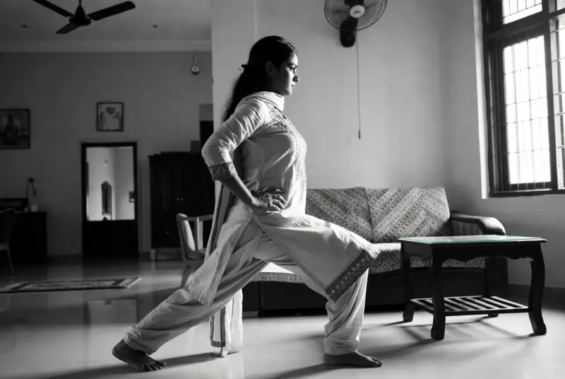 ঘরে বসে উরু টোন করুন: বিজ্ঞানসম্মত কৌশল জিম ছাড়াই