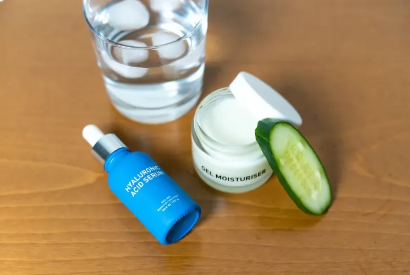 ত্বক কি শুষ্ক নাকি পানিশূন্য? পার্থক্য বুঝুন এবং সঠিক ময়েশ্চারাইজার বেছে নিন